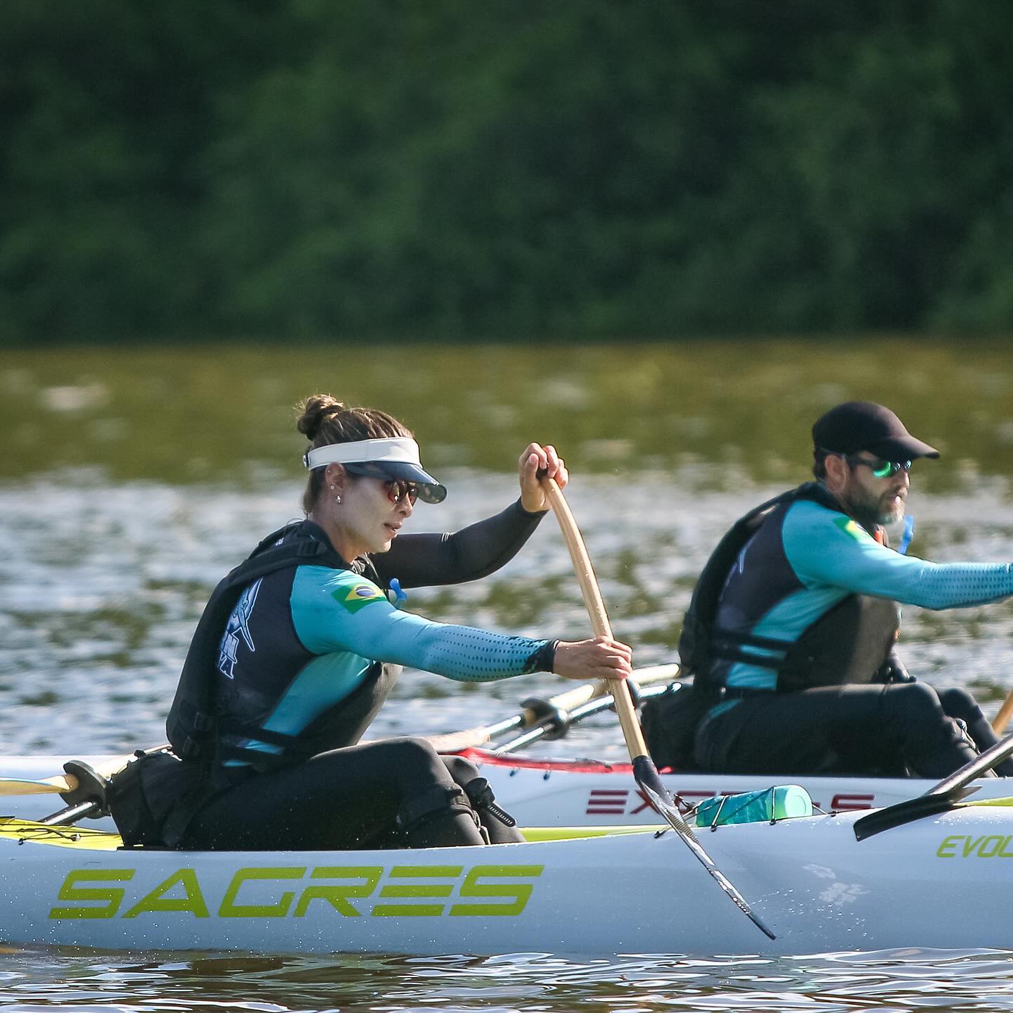 Treinos de canoa havaiana