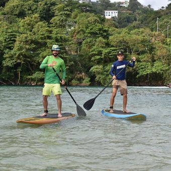 Stand Up Paddle na Praia dos Amores