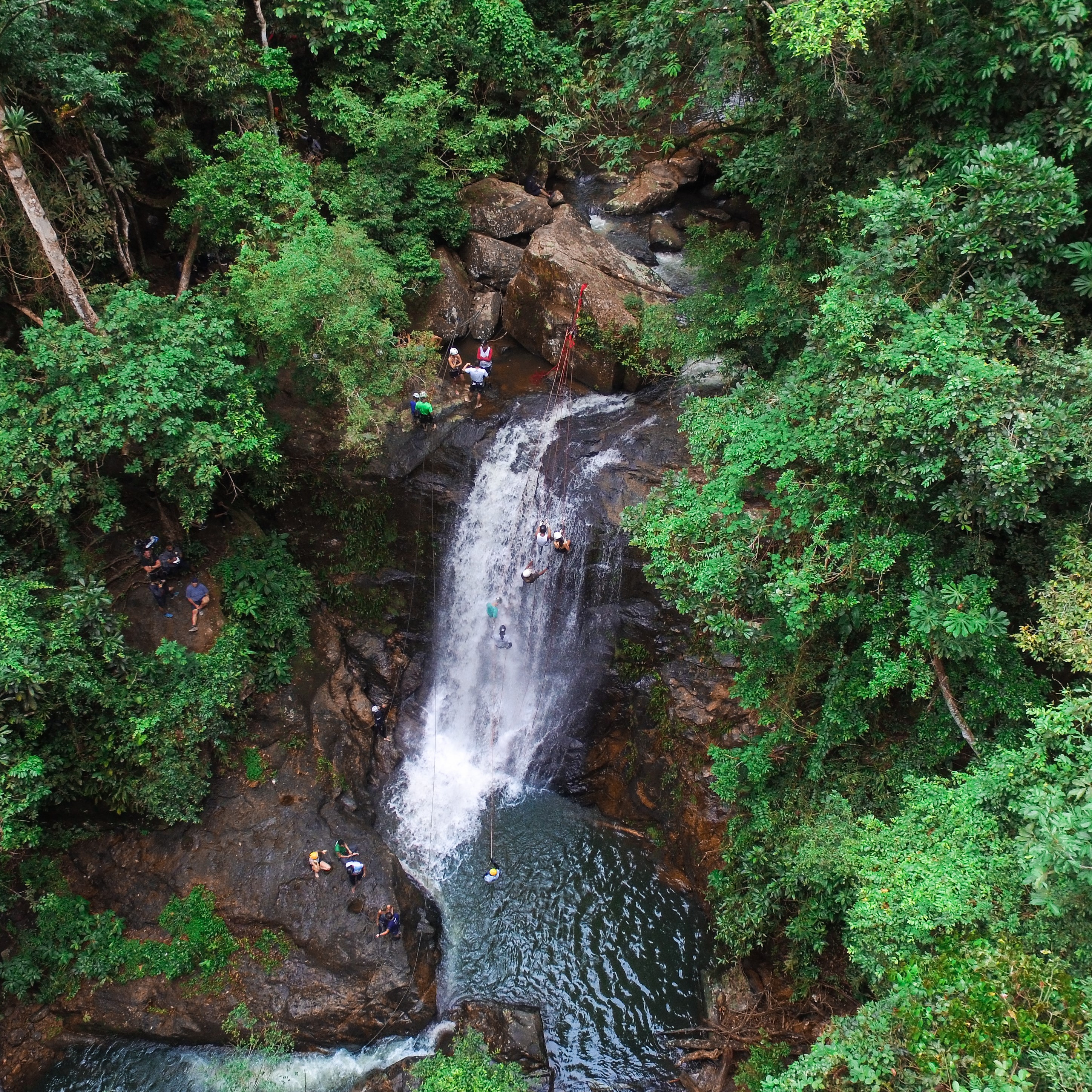 Rapel na Cachoeira do Mendanha