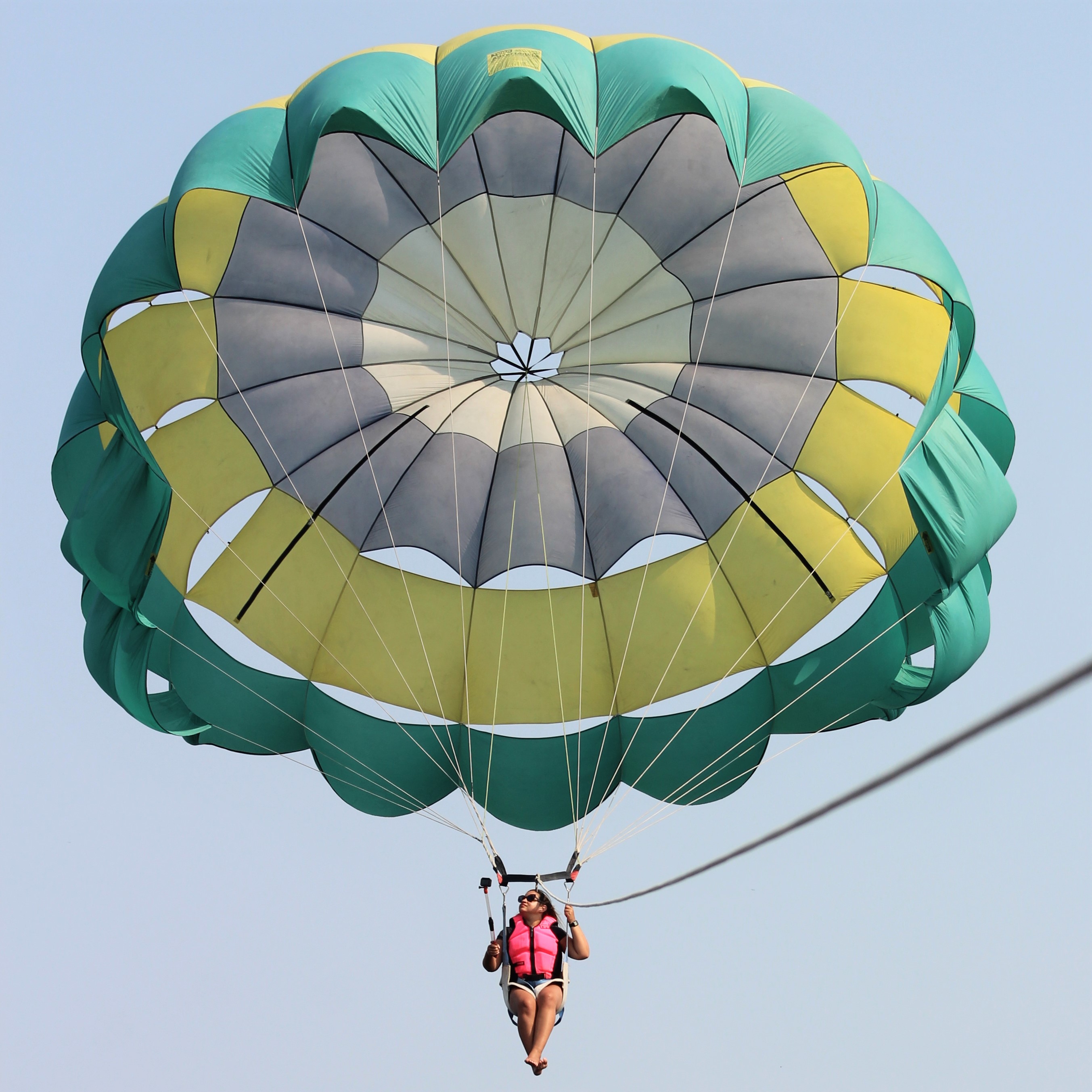 Voo de Parasail na Baía de Guanabara