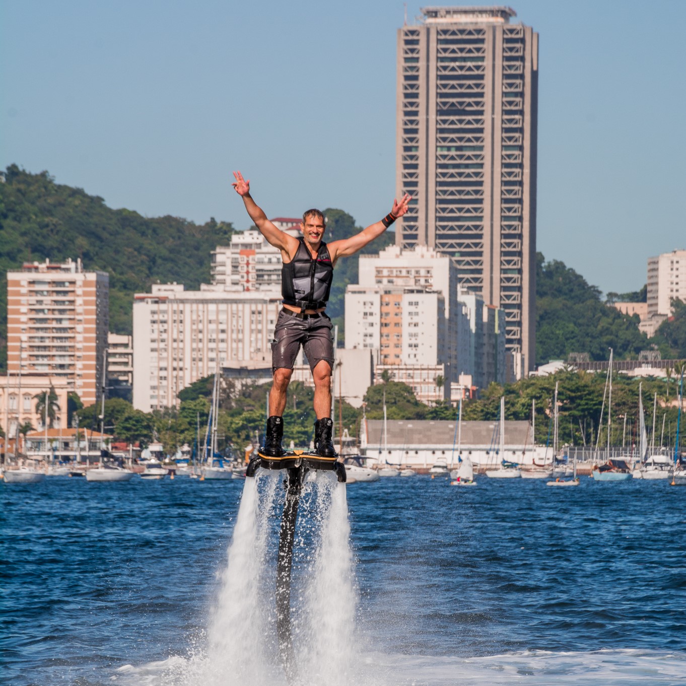 Flyboard na Praia da Urca